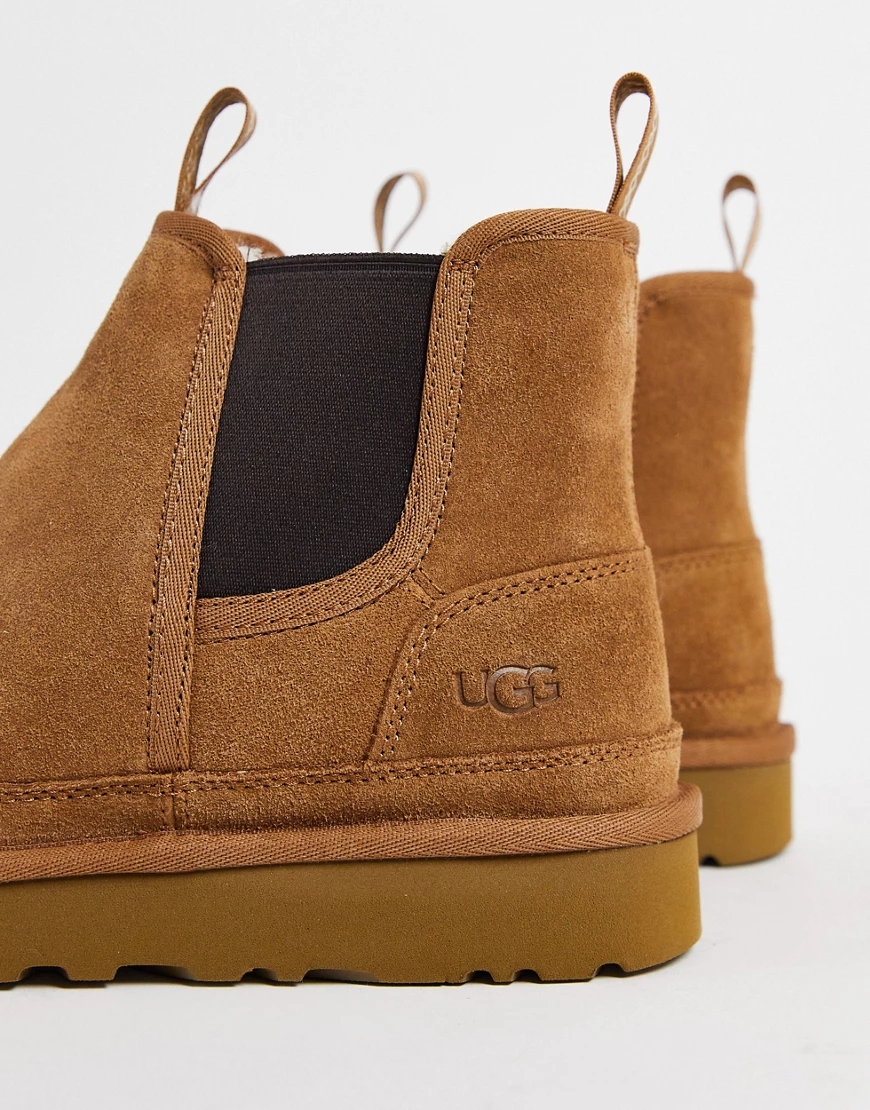 UGG – Neumel – Chelsea-Stiefel aus Schafleder in Hellbraun