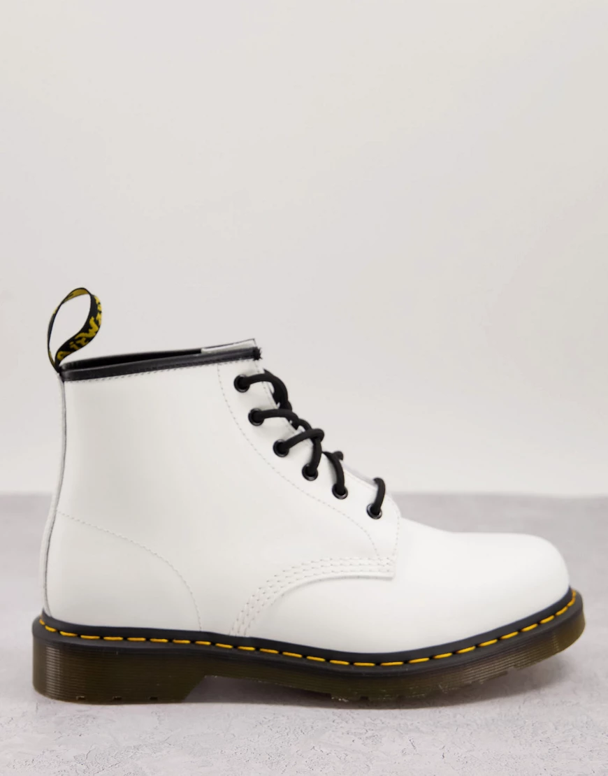 Dr Martens – 101 – Stiefel mit 6 Ösen in Weiß
