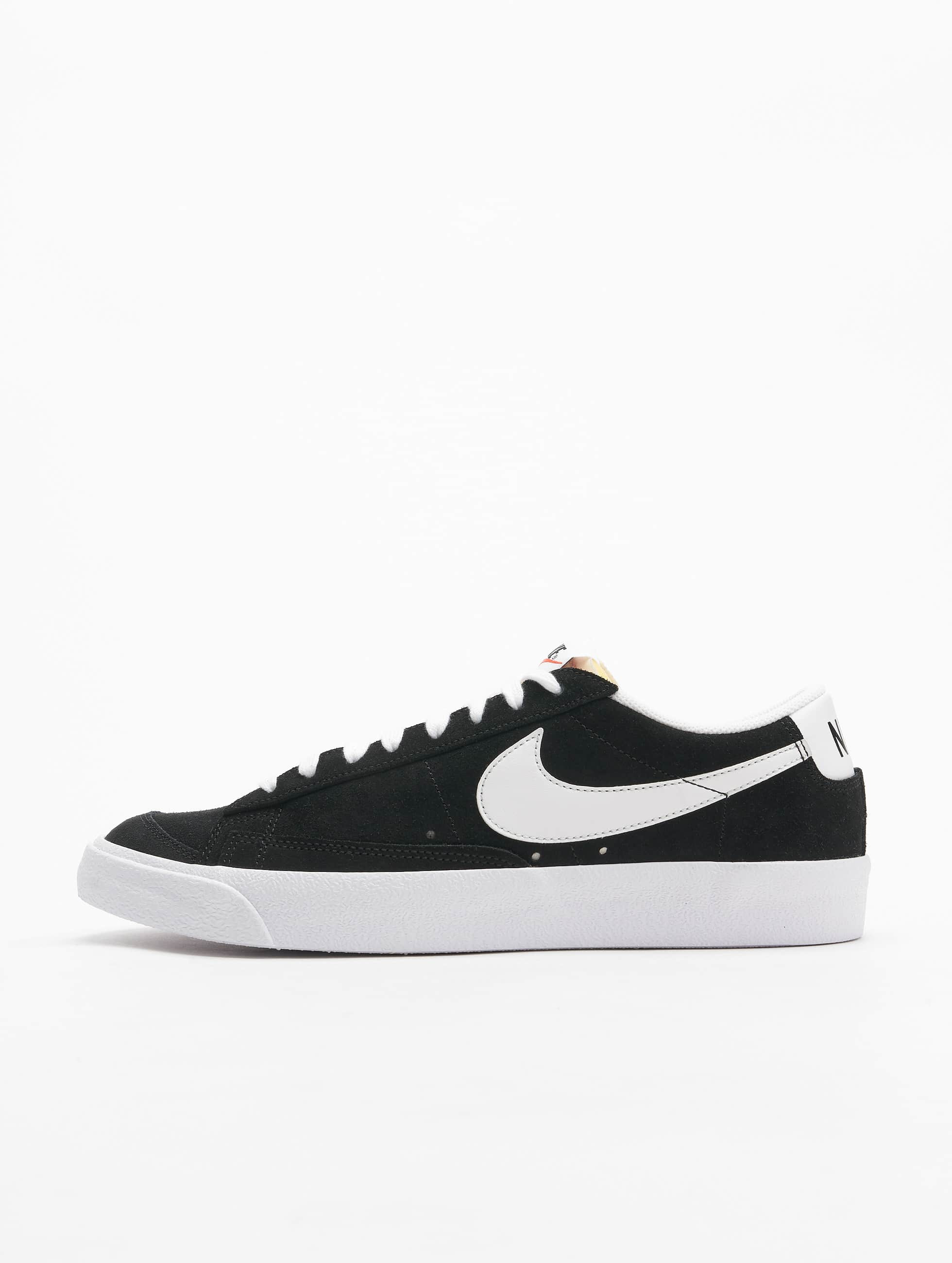 Nike Männer Sneaker Blazer Low '77 Suede in schwarz