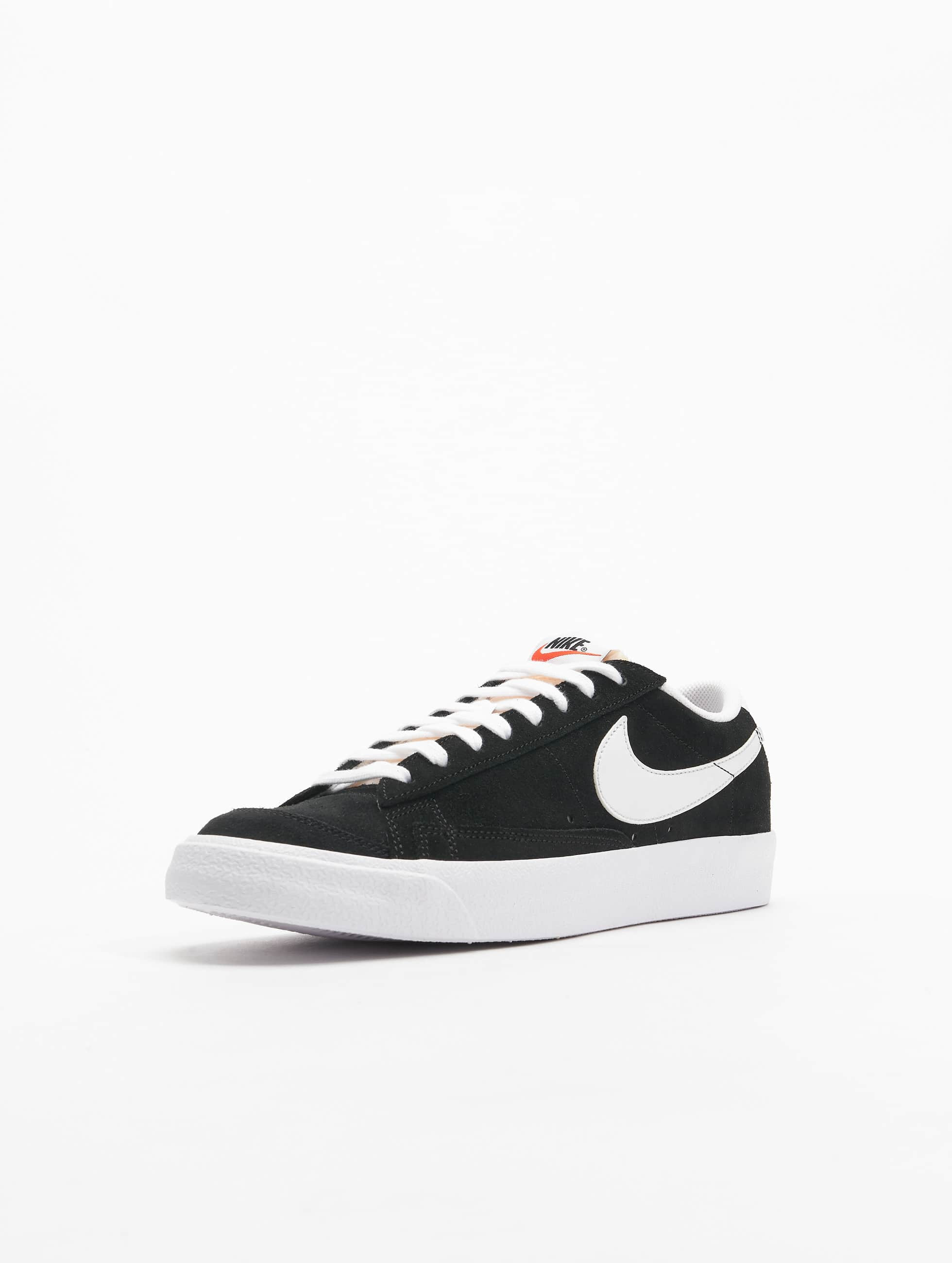 Nike Männer Sneaker Blazer Low '77 Suede in schwarz