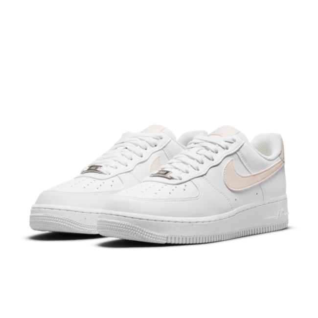 Nike Air Force 1 '07 SE Suede Damenschuh - Weiß