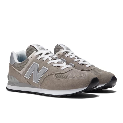 New Balance Herren 574 Core in Grau/Weiß, Suede/Mesh, Größe 41.5